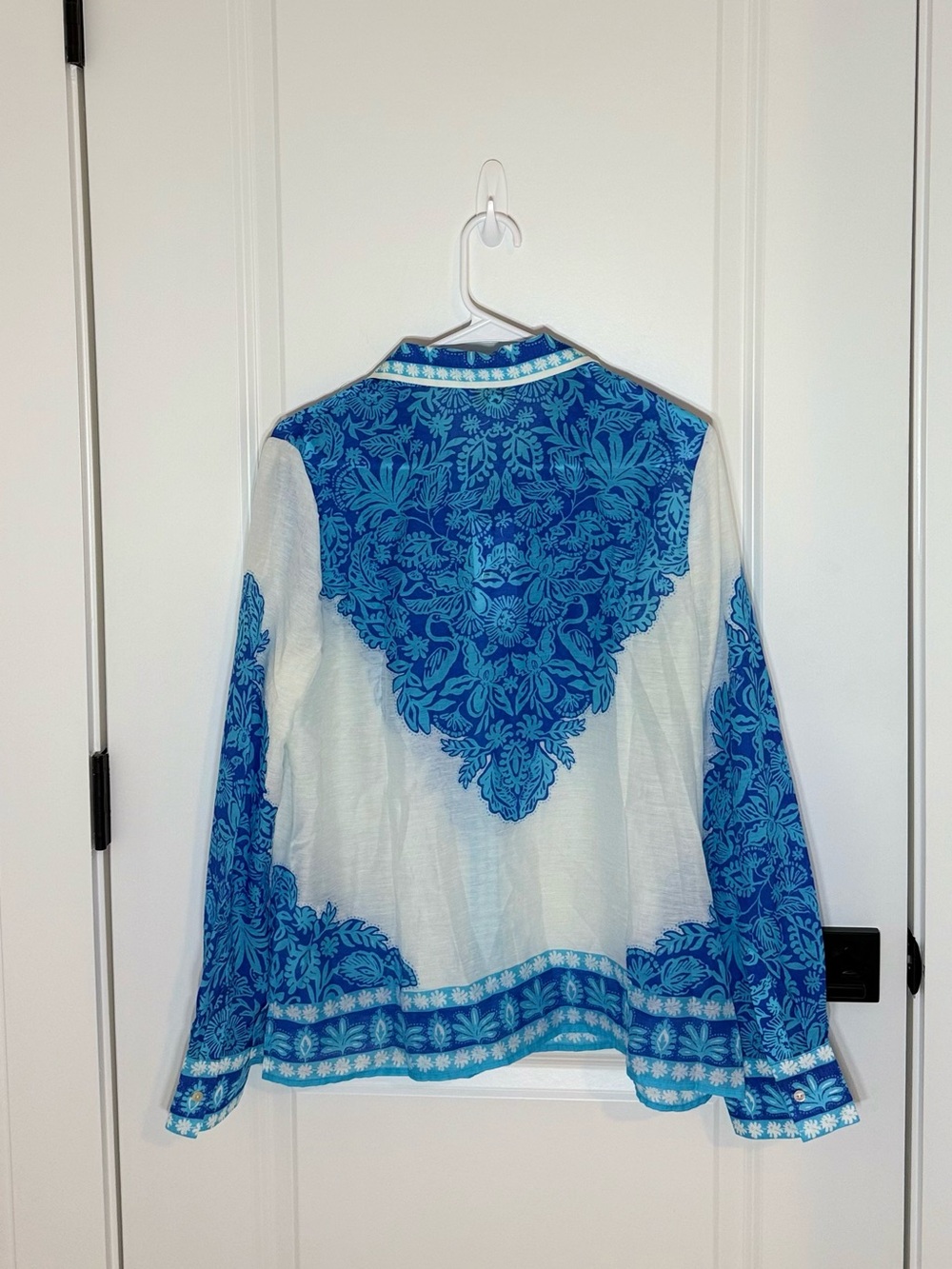 Lilly Pulitzer Women’s Breezy Aqua Kiran Button Down Top - Picture 2 of 6